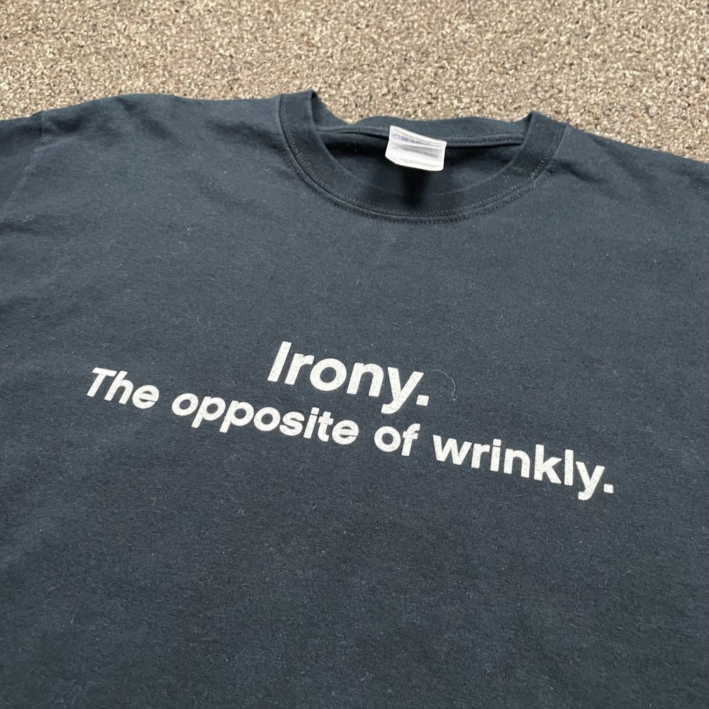 Gildan Irony The Opposite of Wrinkly Graphic T-Shirt Mens Medium Black Funny Tee